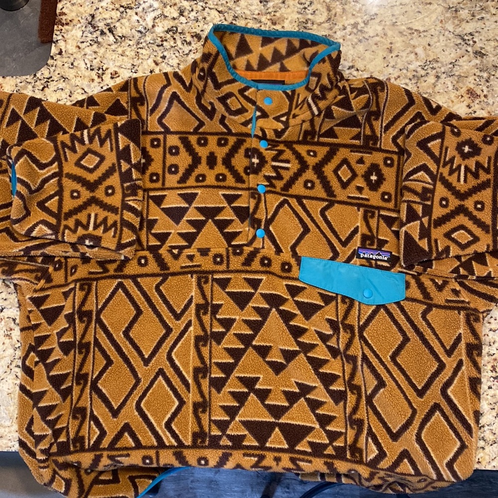 Large Patagonia Synchilla Quarter Button